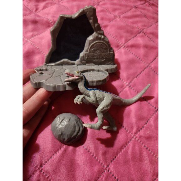 Jurassic World Warning Dinosaur Cake Topper Set - Picture 1 of 2